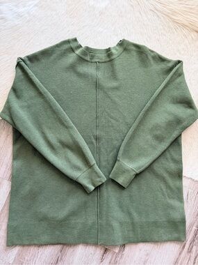 NWOT Women’s Olive Green Crewneck Sweater - Becool